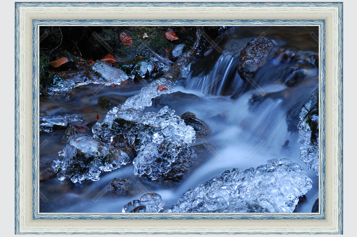 Framed photo with an ice river